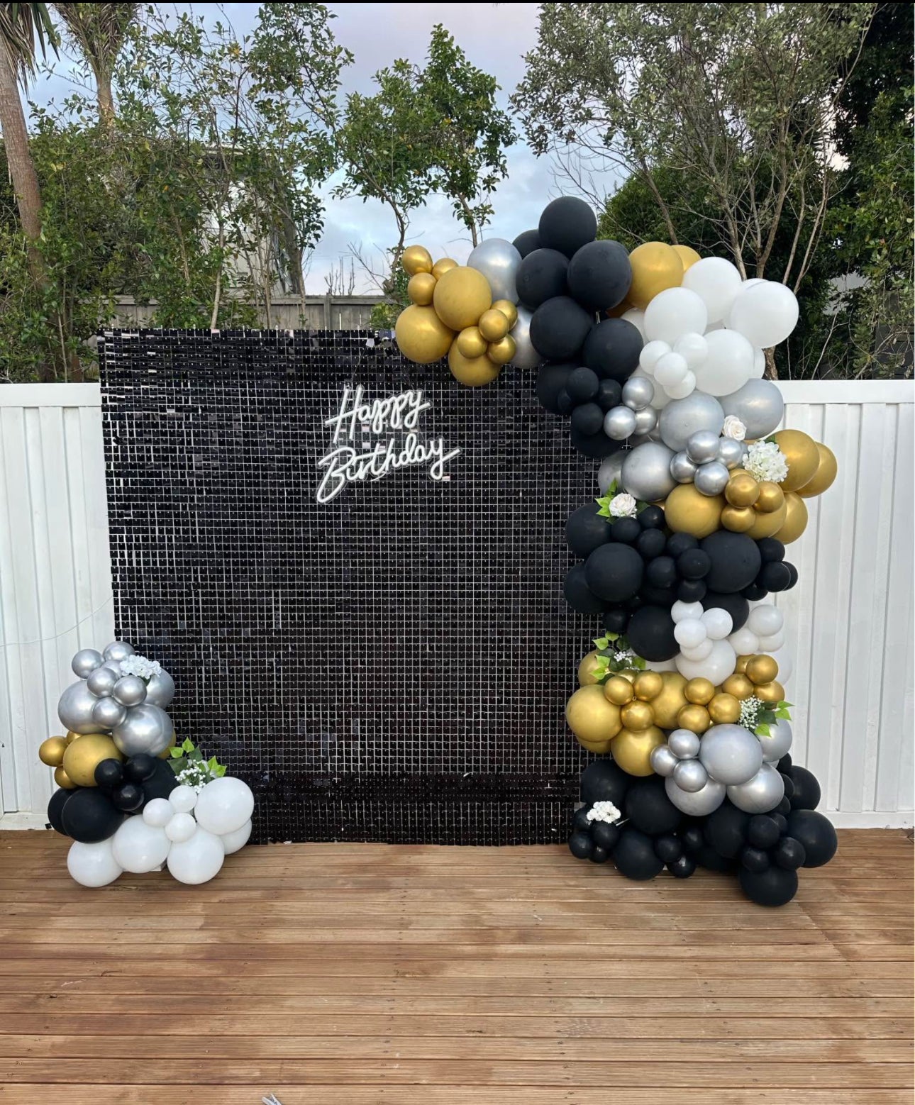 Black Shimmer Wall Decoration Package
