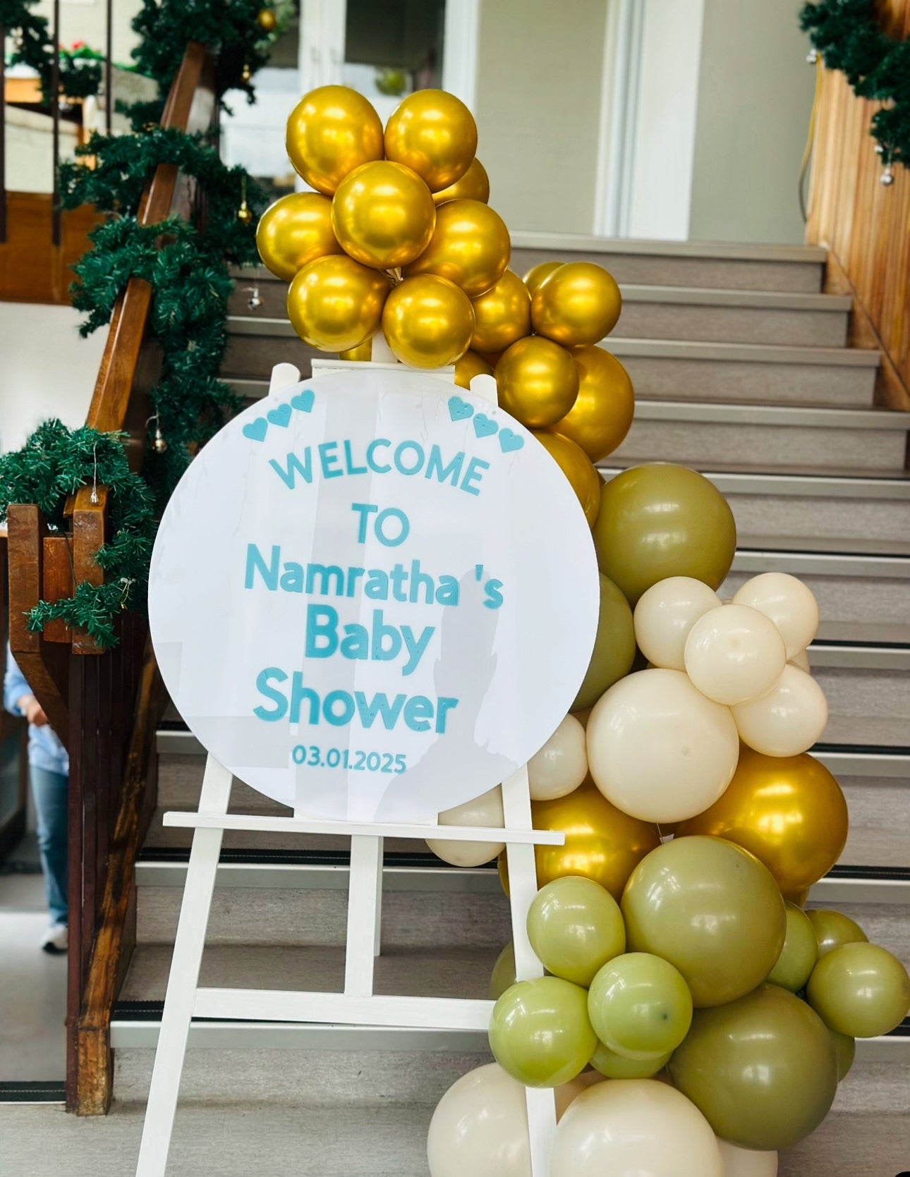 Welcome Sign with Balloon Design